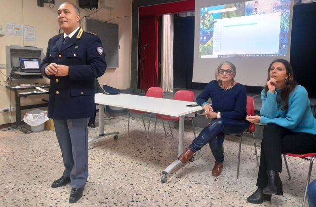 Asp di Catania. Ritorna nelle scuole “Stop Phone”. 17 gli Istituti scolastici della provincia che hanno aderito all’iniziativa